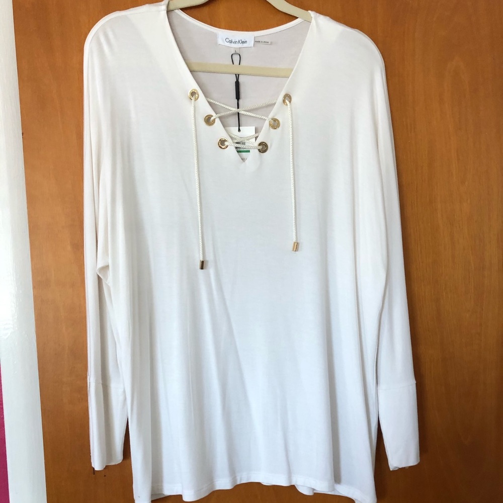 White HOT Calvin Klein top in rayon & spandex
